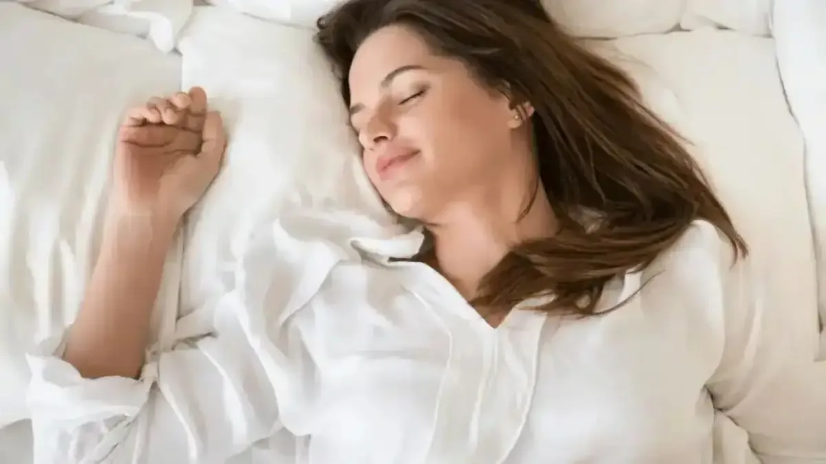 Melhor posição para dormir com dor no ombro