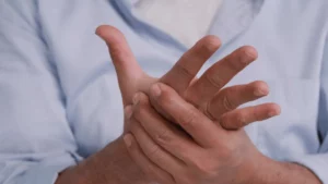 Tendinite no Ombro Causa Dormência nas Mãos: Entenda a Conexão